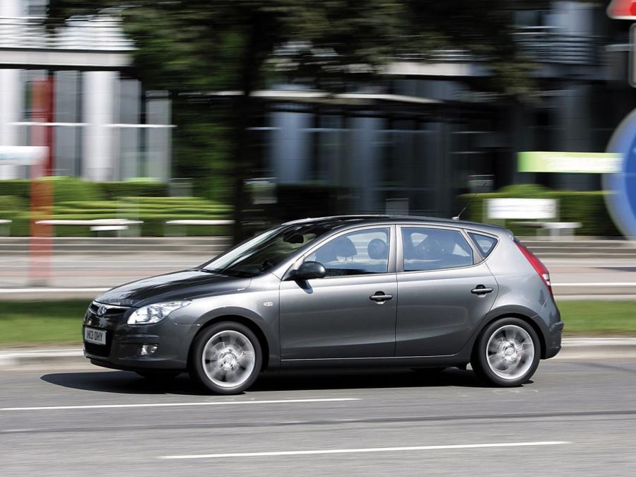  Hyundai i30 2007 года  (UK) (фото 20 из 32)